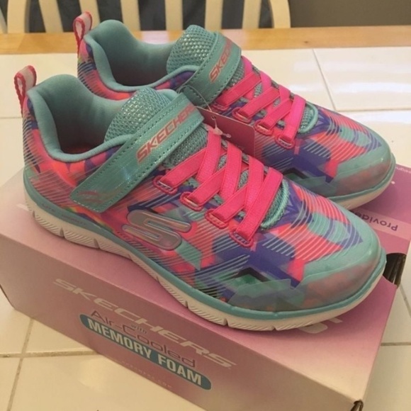 BRAND NEW girl skechers appeal 2.0 velcro shoes size 5Y - Picture 3 of 4